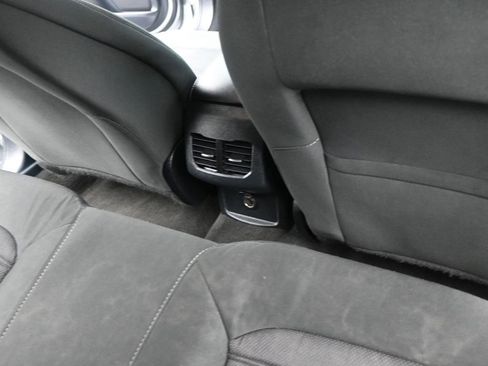 Used 2020 Ford Fusion SE image 3