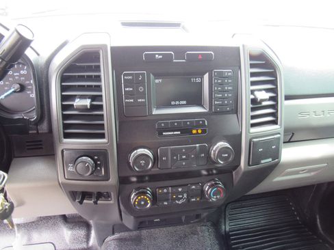 Used 2019 Ford F250 XL w/ STX Appearance Package AWD/4WD image 11
