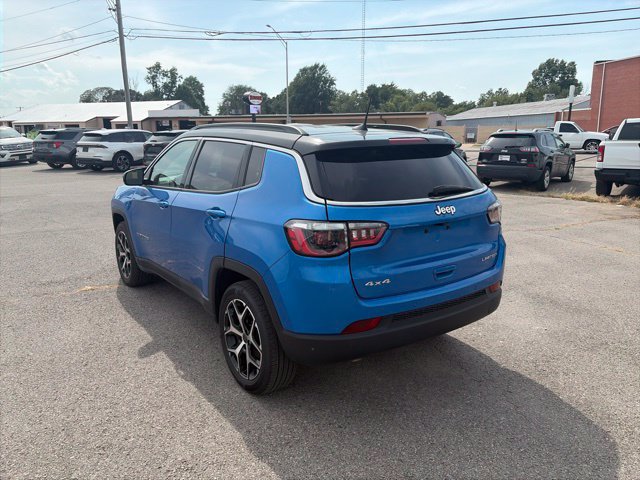 Used 2025 Jeep Compass Limited AWD/4WD image 4