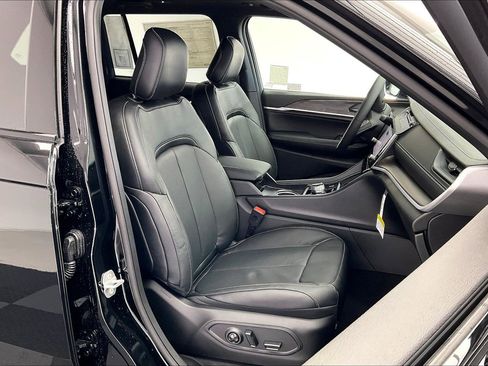 New 2026 Jeep Grand Cherokee Limited image 9