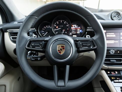 Certified 2026 Porsche Macan AWD/4WD image 13