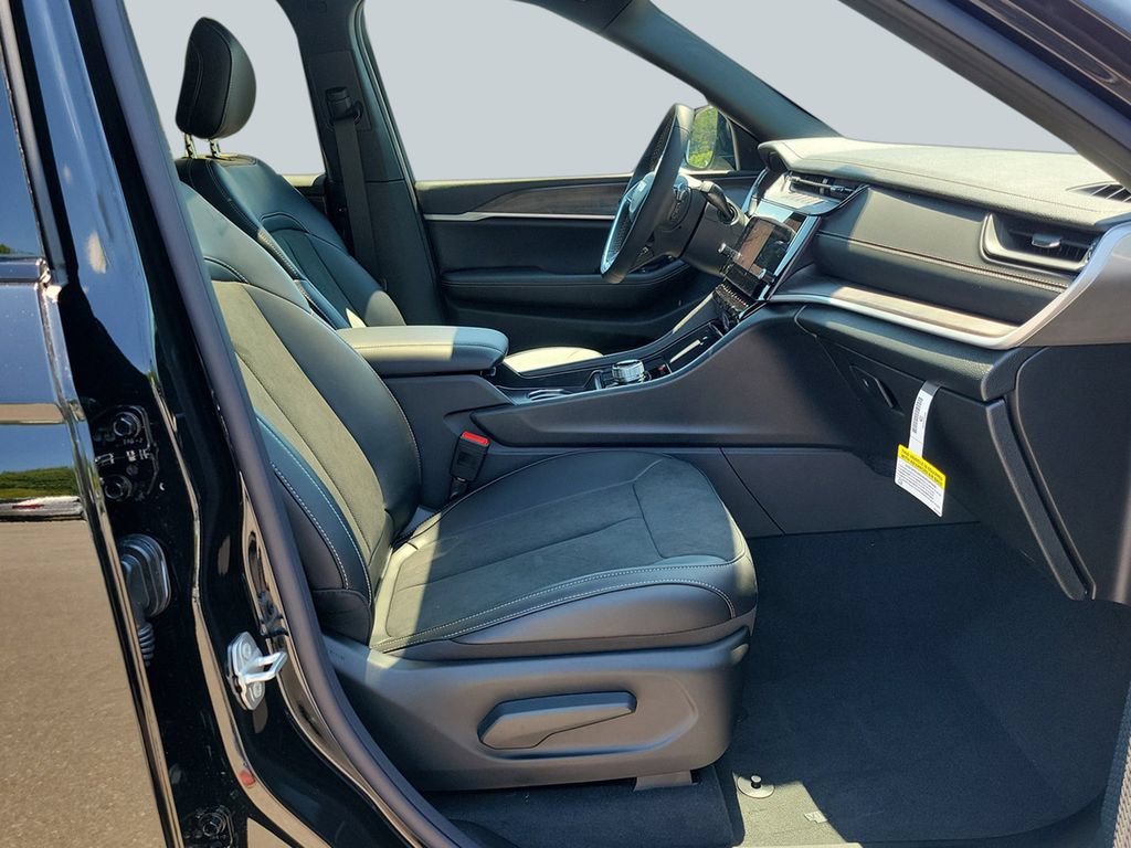 New 2026 Jeep Grand Cherokee L 2WD image 38