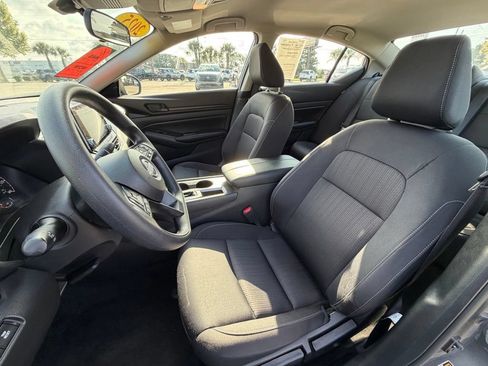 Certified 2025 Nissan Altima 2.5 S FWD image 11
