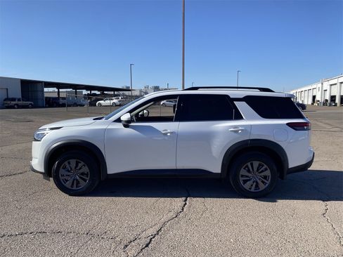 New 2025 Nissan Pathfinder SV w/ Black Appearance Package image 3