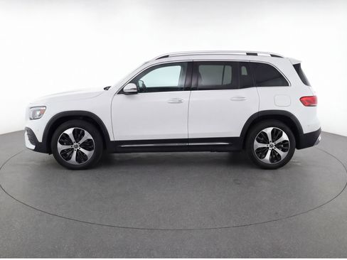 Used 2025 Mercedes-Benz GLB 250 4MATIC image 5