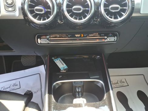 Used 2021 Mercedes-Benz GLB 250 image 25