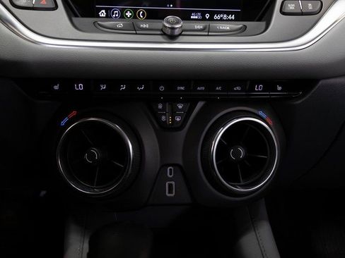 Used 2020 Chevrolet Blazer LT image 30