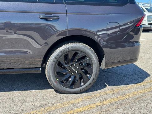 New 2025 Lincoln Navigator Reserve w/ Jet Appearance Package image 9