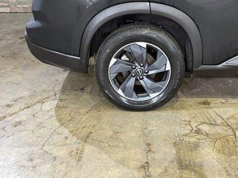 Certified 2025 Nissan Rogue SV image 35