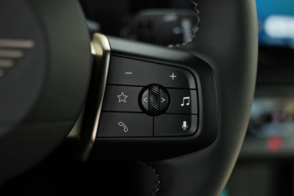 New 2026 MINI Cooper 2-Door Hardtop FWD image 32