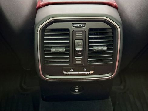 Certified 2025 Porsche Macan GTS AWD/4WD image 29