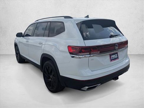 Used 2025 Volkswagen Atlas SE FWD image 8