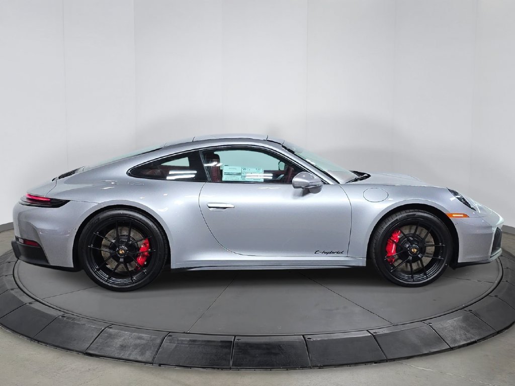 New 2026 Porsche 911 Carrera GTS RWD image 8