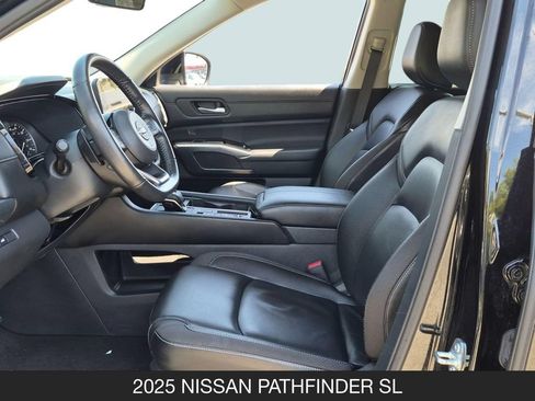 Used 2025 Nissan Pathfinder SL FWD image 14
