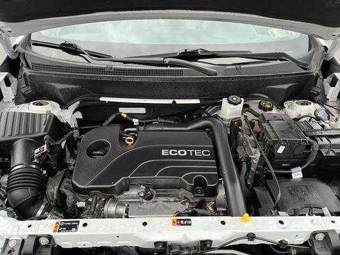 Used 2021 Chevrolet Equinox LS image 19