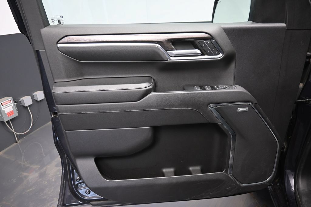 Used 2023 Chevrolet Silverado 1500 LTZ AWD/4WD image 24