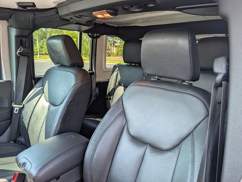 Used 2016 Jeep Wrangler Unlimited Sport AWD/4WD image 19