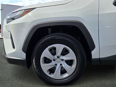 Used 2025 Toyota RAV4 LE FWD image 5