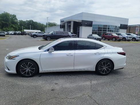 Used 2022 Lexus ES 350 w/ Premium Package FWD image 4