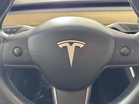 Used 2018 Tesla Model 3 Long Range RWD image 11