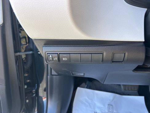 Used 2022 Toyota Corolla SE image 6