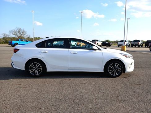 Used 2024 Kia Forte LXS image 9