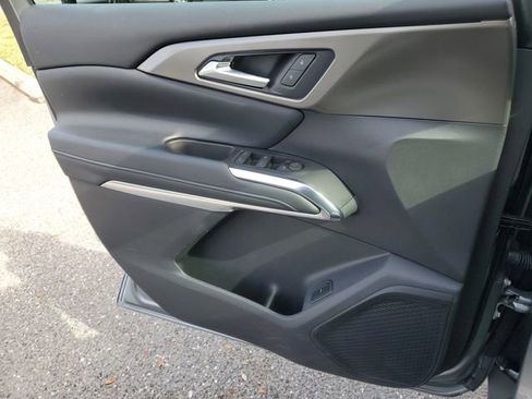 Certified 2025 Chevrolet Traverse LT image 21