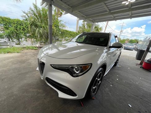 Used 2022 Alfa Romeo Stelvio Ti AWD/4WD image 3