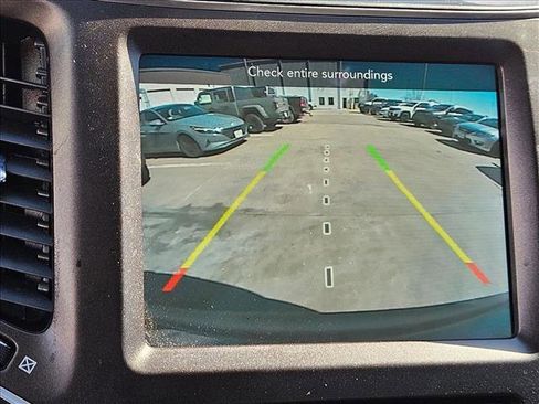 Used 2022 Jeep Cherokee Trailhawk image 17