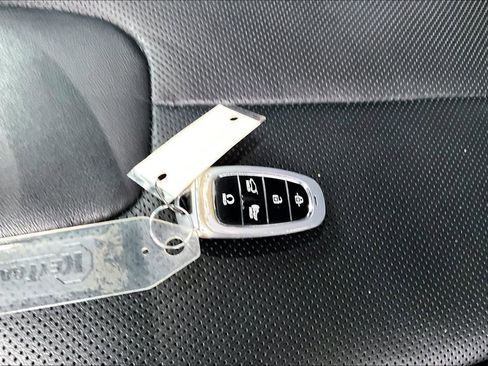 Used 2022 Hyundai Santa Fe SEL w/ Convenience + Premium Package image 10