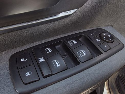 Used 2021 RAM 1500 Big Horn image 12