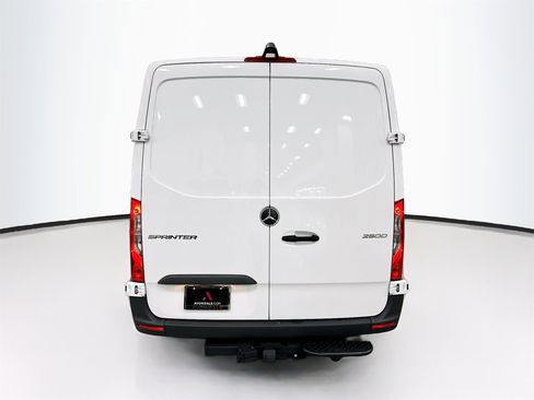 Used 2025 Mercedes-Benz Sprinter 2500 image 6
