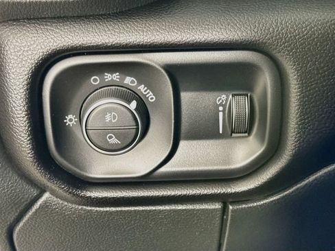 Used 2025 RAM 2500 Big Horn AWD/4WD image 10