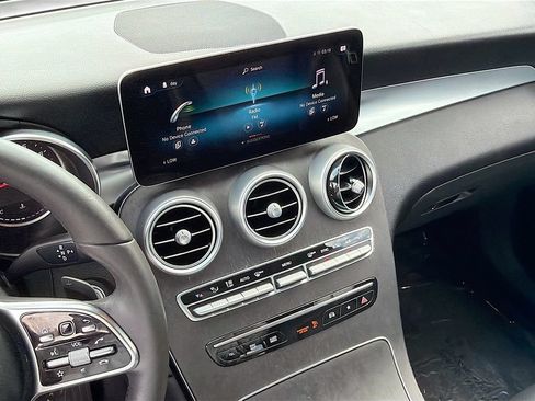 Used 2021 Mercedes-Benz GLC 300 image 27