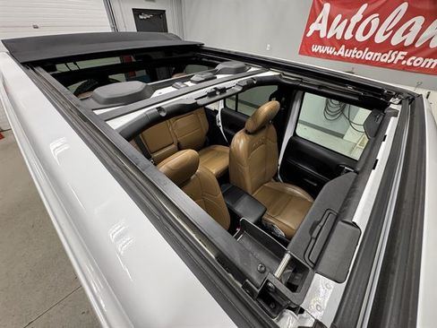 Used 2023 Jeep Wrangler Unlimited Sahara w/ Cold Weather Group AWD/4WD image 15