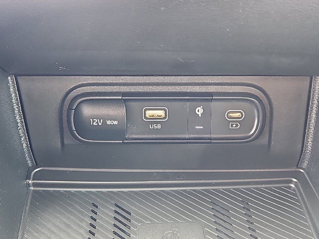 Certified 2023 Kia Sportage EX AWD/4WD image 17