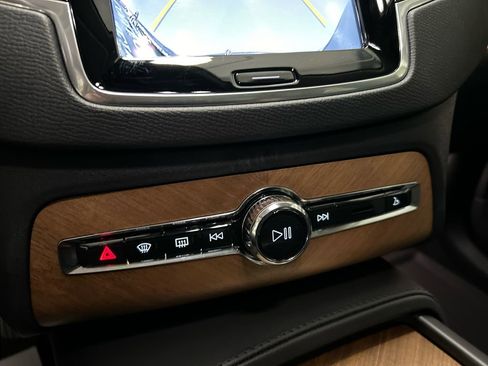 Certified 2023 Volvo XC90 B6 Plus w/ Protection Package Premier AWD/4WD image 18