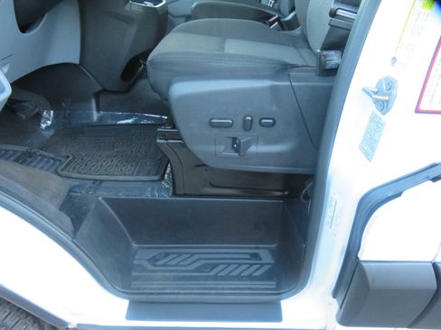 Used 2018 Ford Transit 150 XLT image 17