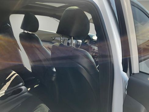 Used 2019 Hyundai Veloster 2.0 Premium image 19