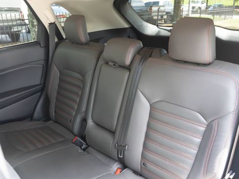 Used 2021 Ford Edge SE AWD/4WD image 43