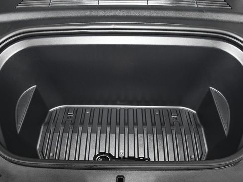 Used 2022 Tesla Model Y Long Range image 67