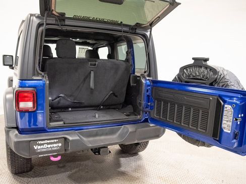 Used 2020 Jeep Wrangler Sport image 14
