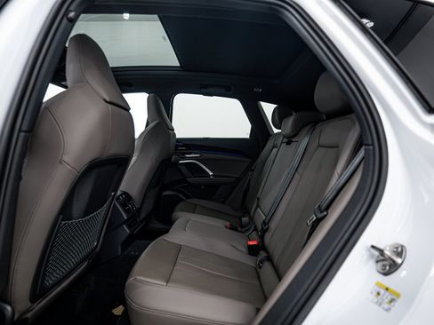 New 2025 Audi Q5 Premium Plus image 18