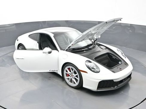 Certified 2025 Porsche 911 Carrera GTS RWD image 31