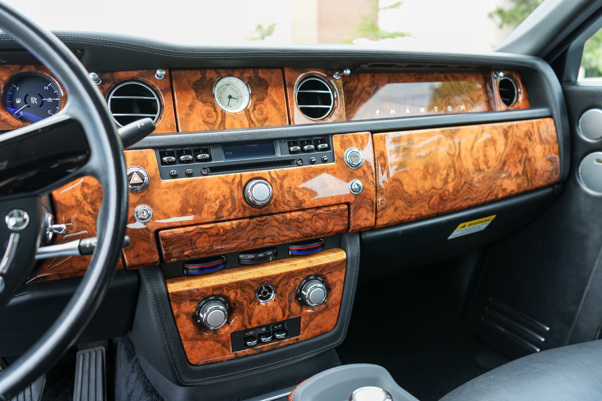 Used 2005 Rolls-Royce Phantom Sedan RWD image 17