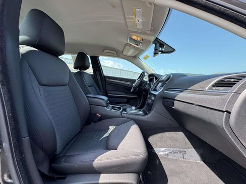 Used 2022 Chrysler 300 Touring w/ Sport Appearance Package RWD image 15