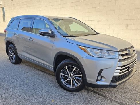 Used 2017 Toyota Highlander XLE image 7