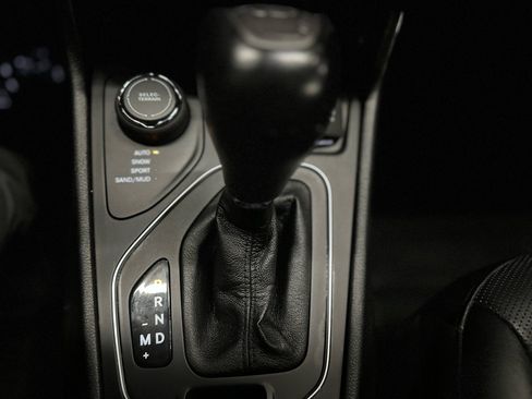 Used 2022 Jeep Cherokee Latitude Lux w/ Sun & Sound Group image 22