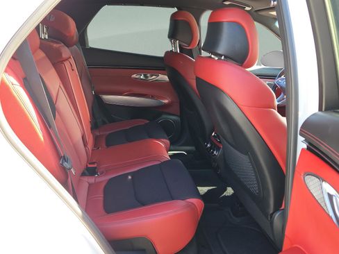 Used 2023 Genesis GV70 2.5T w/ Sport Prestige Package image 15