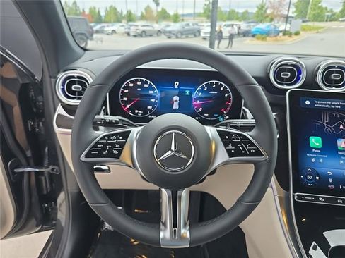 Used 2026 Mercedes-Benz GLC 300 4MATIC image 32